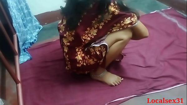 Sultry Desi Housewife In Crimson Saree Gets Ravished In Village Tryst