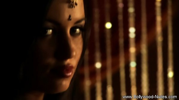 Sultry Ebony Temptress: Seductive Moves Of A Dancing Goddess