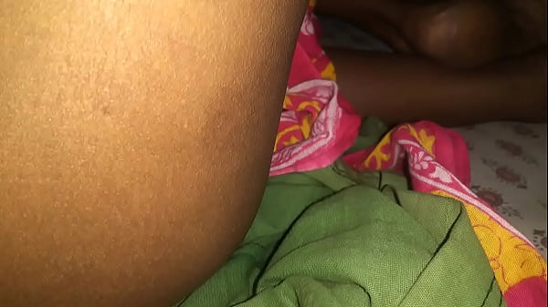 Sultry Indian Milf Seduces With Her Sensual Moves