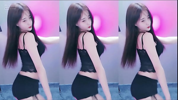 Nàng Thơ Trung Hoa Uốn éo Với áo Ren đen Quyến Rũ