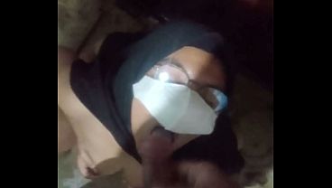 Gadis Indonesia Beraksi Di Kamar Mandi, Menyeruput Cairan Tubuh Sendiri Dengan Penuh Gairah