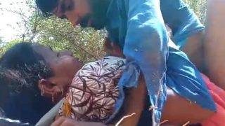 Outdoor Desires: A Bihari Temptress Unleashed