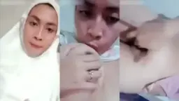Ukhti Menggoda Dengan Mukenah Yang Menyala