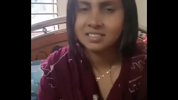 Sizzling Seduction: A Bengali Bhabhi’s Forbidden Desires
