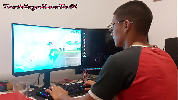 Jugador Bien Dotado Y Su Amiga Ardiente En Busca De Placer