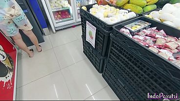 Cindo Cantik Menggoda, Nafsu Membara Di Alfamart