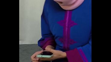 إثارة عربية جريئة مع سائق مثير