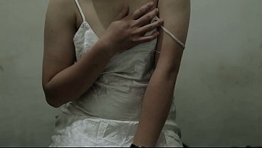 Gadis Mulus Terpaksa Menggoda Dengan Getaran