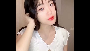 試身室春潮：macy的黑色旗袍誘惑，自主慾望的粵語撩撥