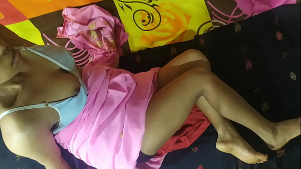 Desi Bhabhi’s Steamy Affair: A Scorching Hot Aunty’s Secret Encounter