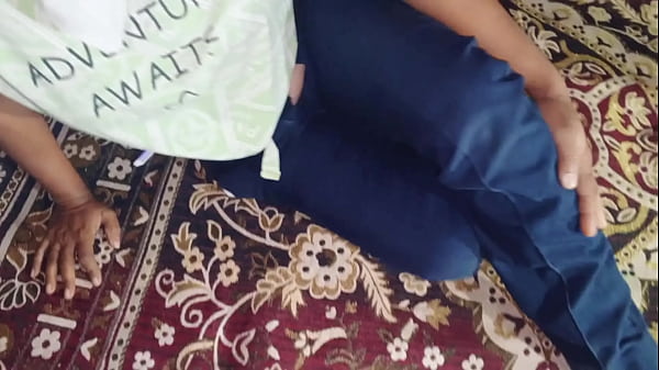 Desi Bhabhi Ne Chudai Ke Beech Apne Devar Ko Apne Ras Se Nehla Diya