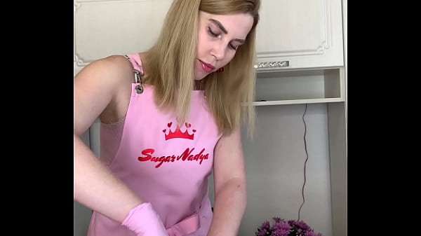 Mature Russian Beauty Expertly Grooming Her Man’s Intimate Area
