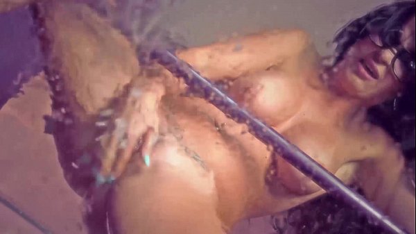 Fiery Brunette Cam Queen Pleasures Herself Live