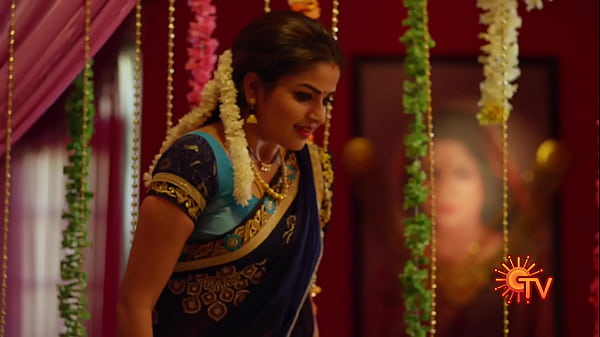 Sizzling Seduction: Nithya Ram’s Steamy Moves And Cleavage Reveal In Nandhini