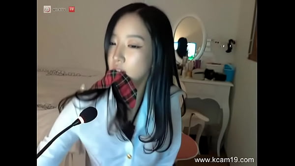 Schoolgirl Seduction In High-definition