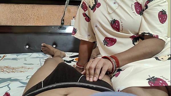 भारतीय प्रेमी रात में भरे जोश से साथ निभाए रोमांस