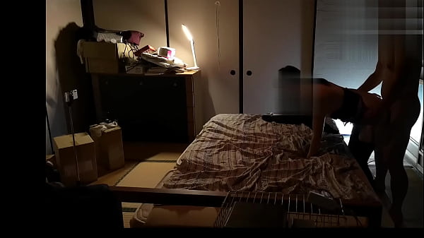 後ろから突きながら手で仕上げる