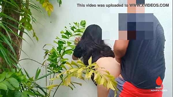Kantot Ako Sa Gf Ng Tropa Sa Likod Ng Bahay Nila, Basang-basa At Palihim Na Kantutan