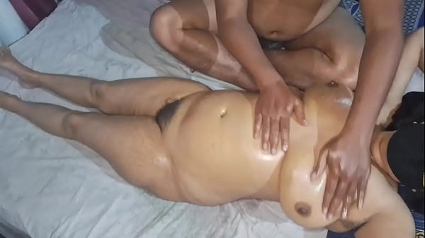 Desi Indian Hot Bhabhi Gets A Full Nude, Sensual Massage