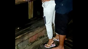 Gostosa Gostosa Exibindo O Corpo No Quiosque Da Praia Da Reserva