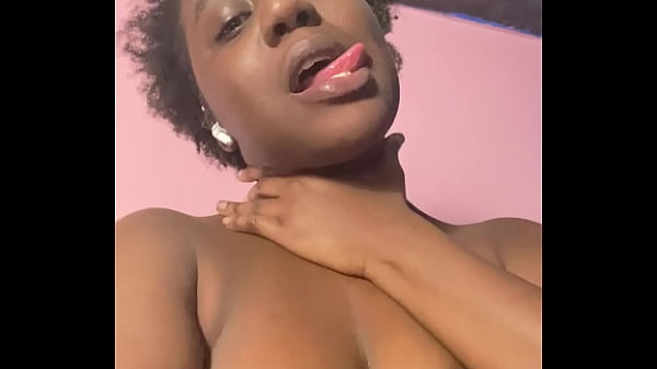 Solo Ebony Babe Spreading Thick Thighs For Titty Tuesday