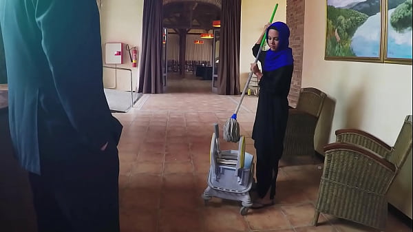Arabs Exposed – They’ll Do Anything To Help The Poor, Even Get Dirty