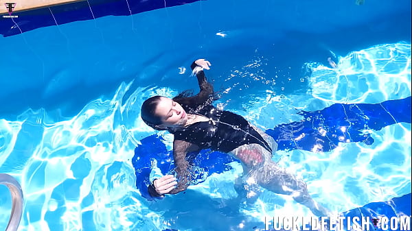 Jessica Bunny’s Wet, Slick Pool Tease—dripping And Ready For A Deep Dive