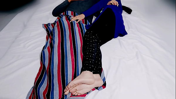 Rich, Slim Housewife Gets Stretched By Huge-dicked Cab Driver In New Hindi Web Series
