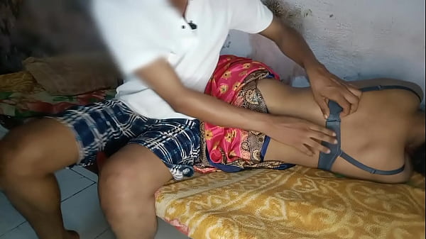 गाँव की रसीली भाभी की खाट पर जोरदार चुदाई