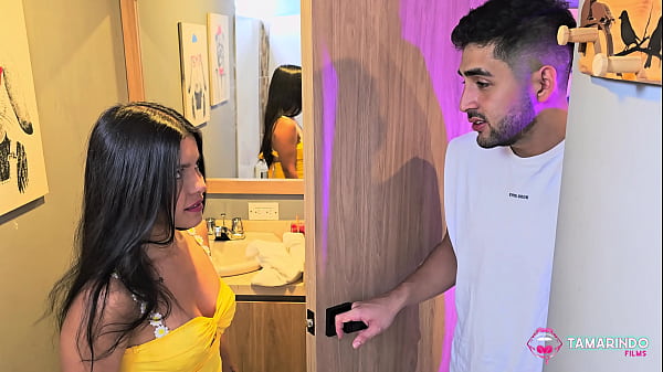 Me La Follo En El Baño Mientras Se Toca Para Que No Le Cuente A Sus Viejos