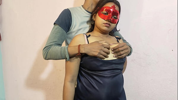 Dost Ki Biwi Ke Saath Jab Wo Ghar Par Akeli Thi Aur Uski Jawani Bhadak Rahi Thi, Tab Humne Pyaar Bhari Raat Bitayi.