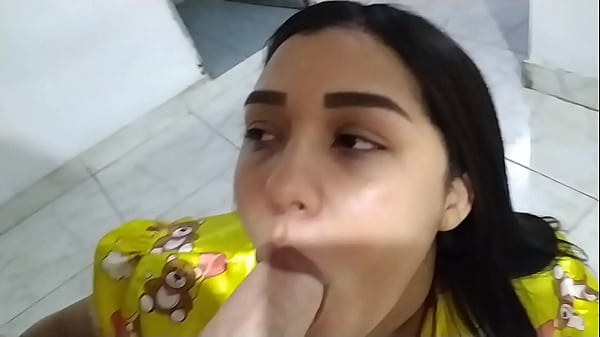 Mi Hermanastra Me Suplica Que Se La Meta