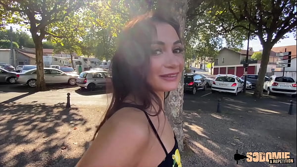 Valentina, La Belle Italienne, Dévoile Son Incroyable Talent Pour Le Plaisir Anal