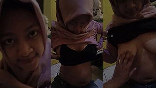 Bokep Indo Hijab Main Kekost Pacar Digrepe Sampai Meringis Nikmat