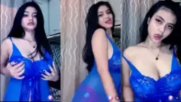 Joice Lingerie Biru Goyang Panas Bikin Ngiler
