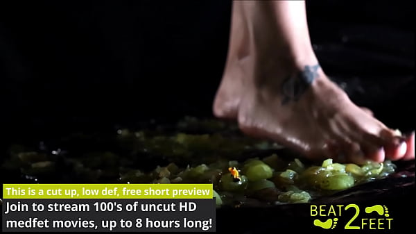 Raven Rogue Grinds The Grapes Of Wrath, Getting Slick And Sticky All Over Beat2feet