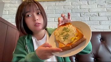 休日のルーティーン、腹いっぱいご飯食べてからオナニーして眠る大学生のエロい夜