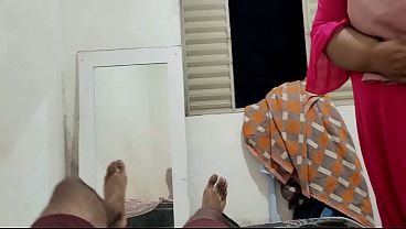 Irmã árabe Entra No Quarto E Dá Uma Surra De Pau Nele