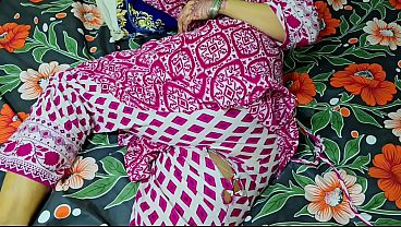 Step Mom Ki Tight Pant Phati, Aur Step Son Ne Uski Juicy Gaand Pe Zor Se Maar Di