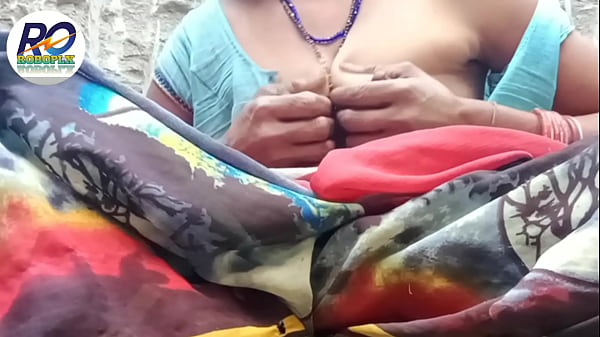 Desi Village Beauty Teasing As Her Saree Slips Off, Fingers Tracing Curves