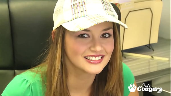 Allie Haze Can’t Get Enough Of That Heavy, Juicy Sac In Her Mouth