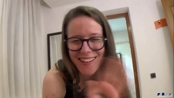 Pequeña Y Zorra Americana Amateur Se Traga Toda La Leche Bien Caliente