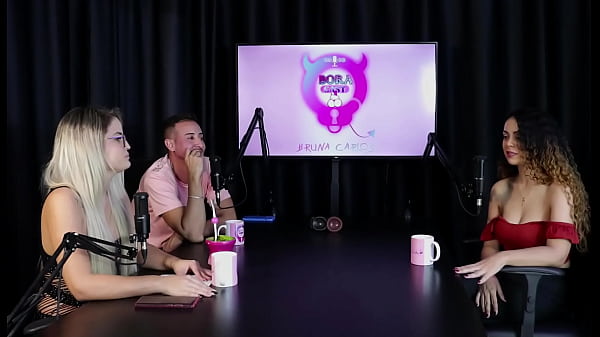 Ficou Mais Puta E Ousada, Na Casa De Swing Ganhou Respeito, Meteu Em Suruba, Se Fodeu Em Gravação E A Família Ficou De Fora – Charllottye (sheer/red)