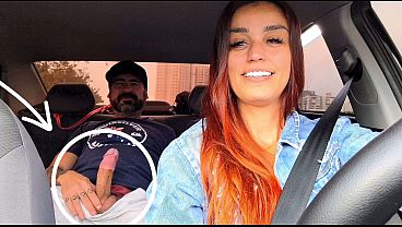 Motorista Gostosa De App Flagra Passageiro Batendo Uma Atrás Do Banco!