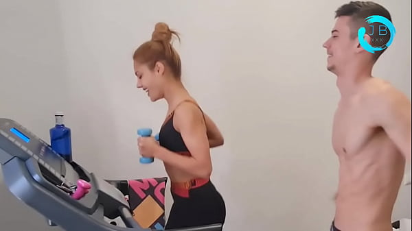 Gimnasio Al Amanecer, Sudor Y Deseo En Cada Repetición
