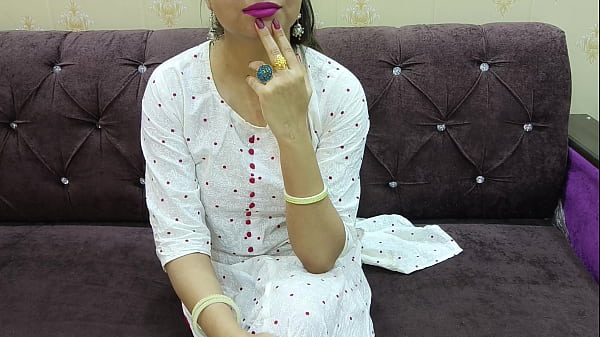 Check Karo Ye Desi Indian Fuddi, Haath Pakad Ke Chut Ka Lalch Dekar Apni Gand Marwai, Sexy Desi Porn Range Mein.