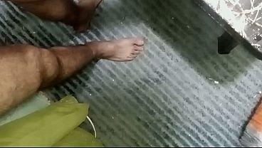 سالب عراقي ينفتح على فحل سعودي وصاحبه، نيك طيز ومص زب ثلاثي عربي ناري