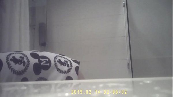 偷拍姐姐小奶诗诗湿身诱惑，浴室里的秘密春光