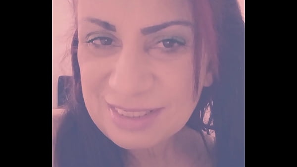 Sensualizando Na Câmera Ao Vivo, Mostrando Tudo Sem Pudor