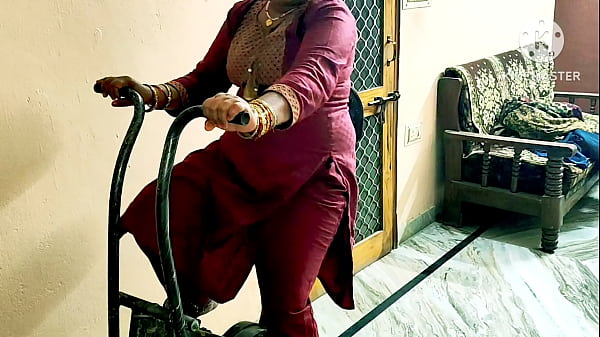 Desi Bhabhi Gets Sweaty And Wild With That Gym Boy